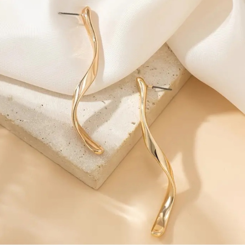 Modern Gold Toned Twist Stud Earrings - Picture 1 of 2